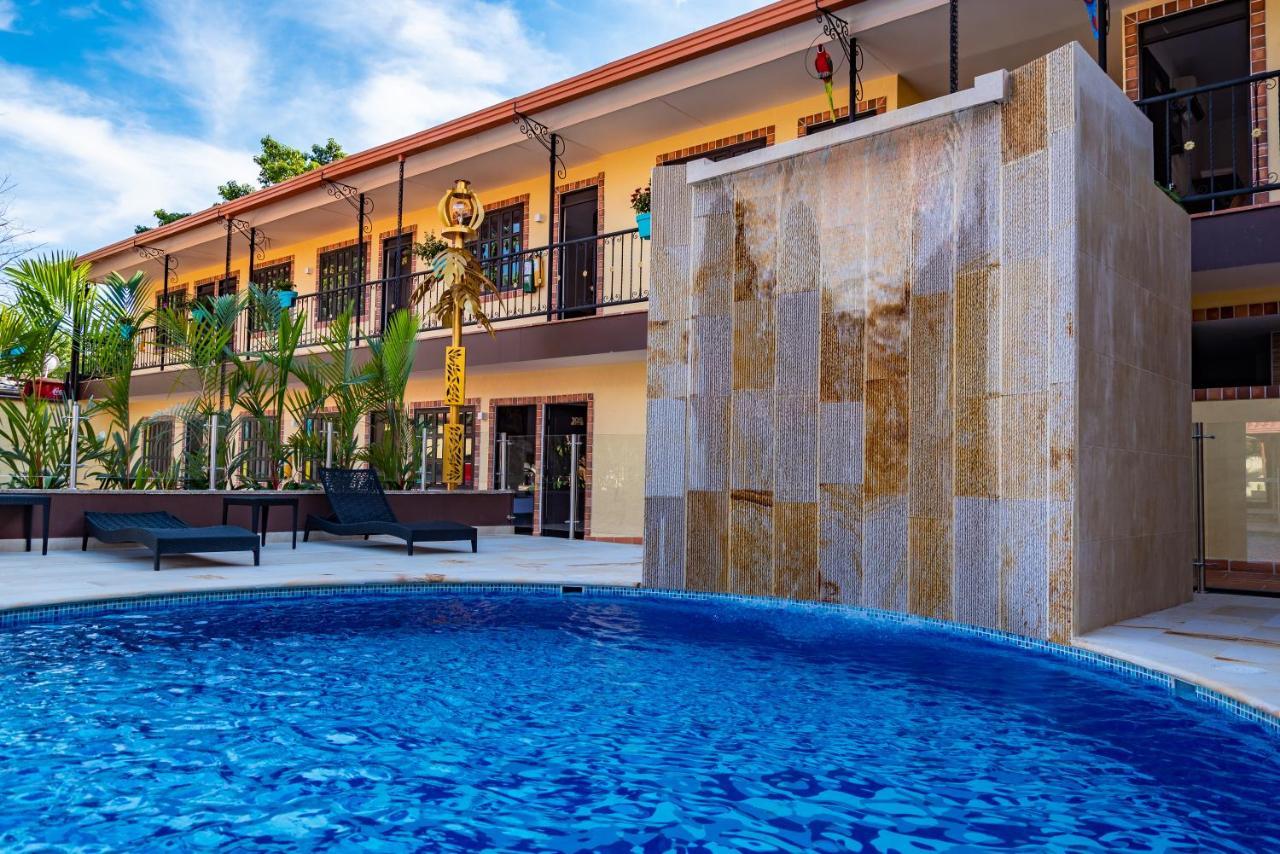 Hotel Vanguardia Natural El Cairo  外观 照片