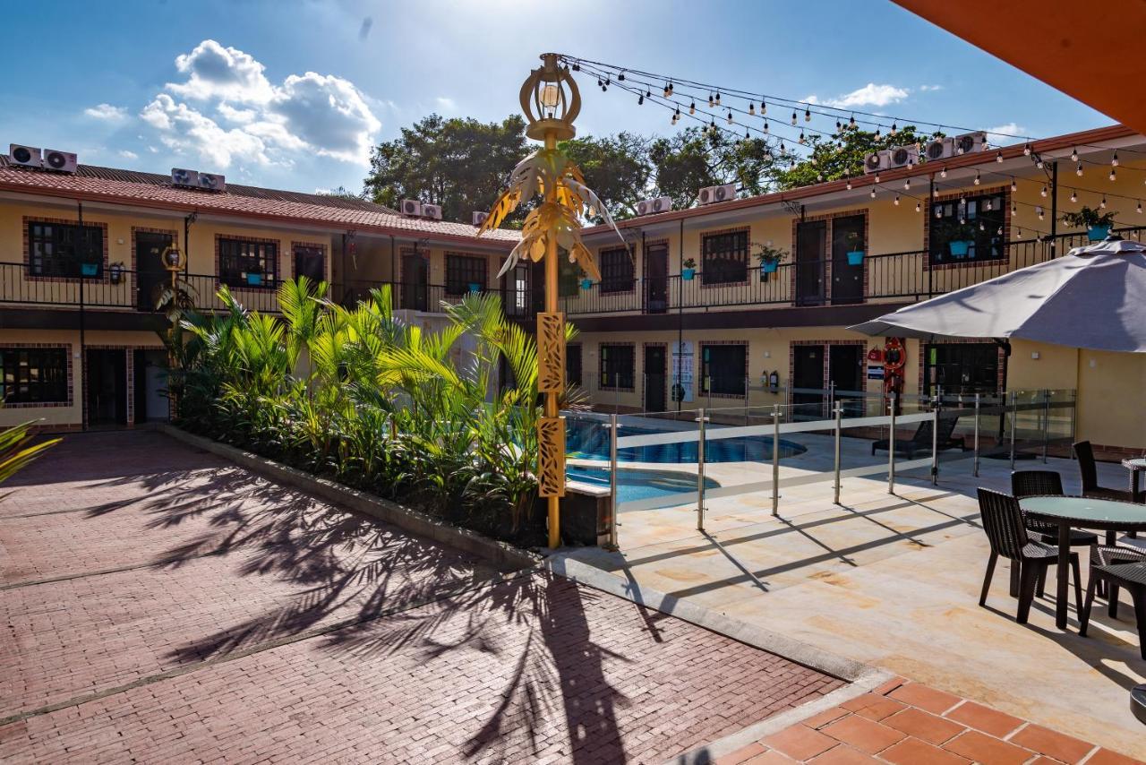 Hotel Vanguardia Natural El Cairo  外观 照片
