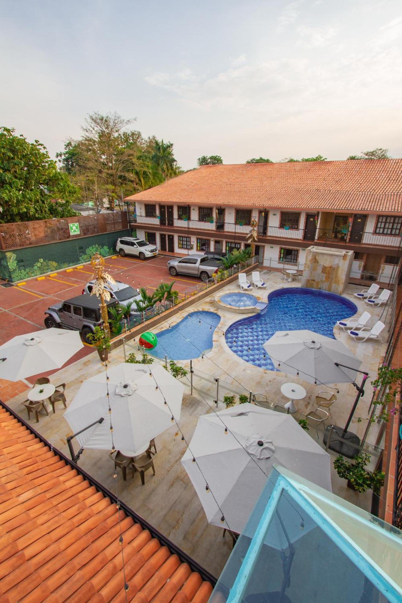 Hotel Vanguardia Natural El Cairo  外观 照片